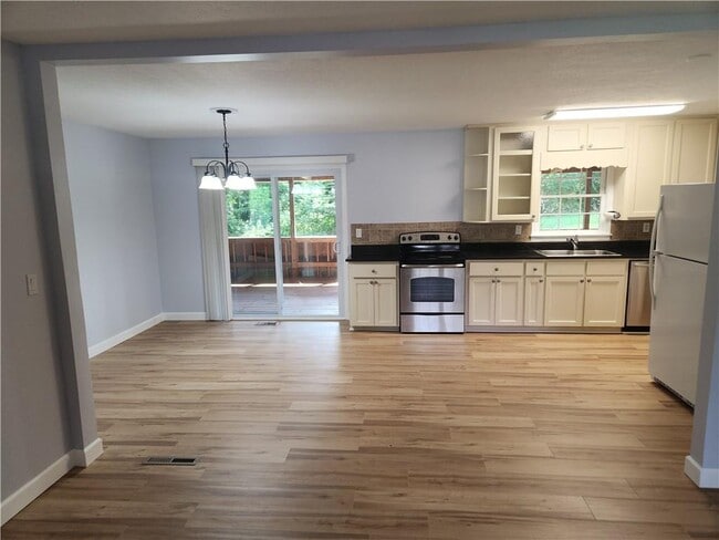 property at 2888 Mockingbird Cir