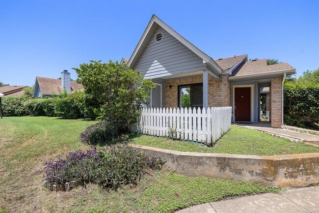 1601 Faro Dr in Austin, TX - Building Photo - Building Photo