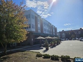 10 Madison Ave in Cresskill, NJ - Building Photo