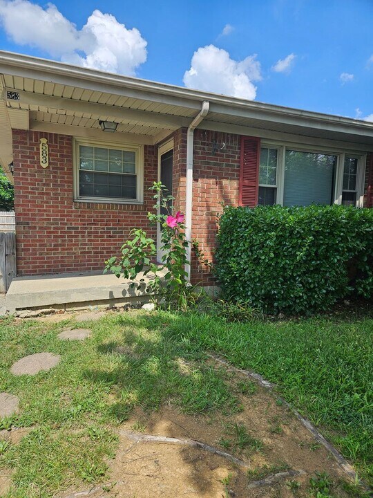 583 Eureka Springs Dr in Lexington, KY - Building Photo