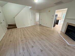 1529 Crag Burn Ln in Raleigh, NC - Building Photo - Building Photo