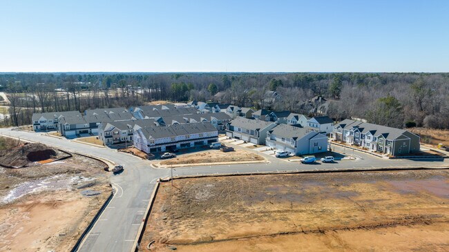 Royal Creek in Raleigh, NC - Building Photo - Building Photo