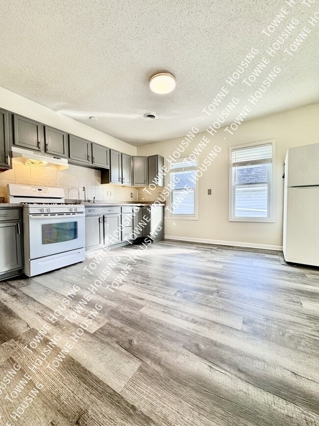 374 Olmstead Ave in Depew, NY - Foto de edificio - Building Photo