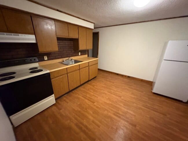 5 Burleigh Ave, Unit 4