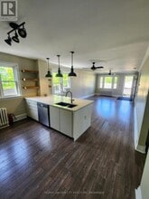 75 Thomas St in St Catharines, ON - Building Photo - Building Photo