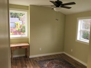 9235 SW 7th Ave, Unit B in Portland, OR - Foto de edificio - Building Photo
