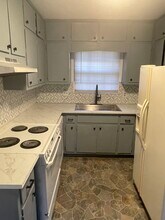 2902 Knollview Dr in Decatur, GA - Building Photo - Building Photo