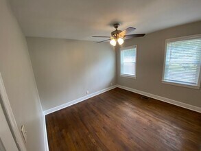 1100 Lakeview Dr in Auburn, AL - Building Photo - Building Photo