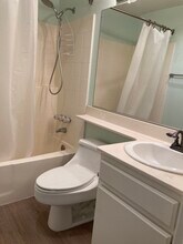 2706 Honolulu Ave, Unit 209 in Montrose, CA - Building Photo - Building Photo