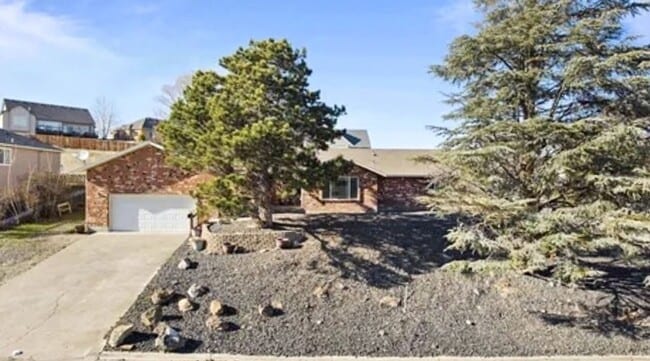 4202 Maple Ln in West Richland, WA - Foto de edificio - Building Photo