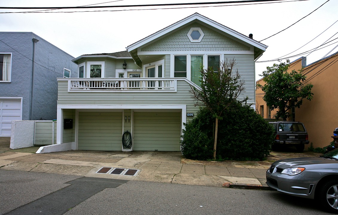 102 F St in San Rafael, CA - Foto de edificio