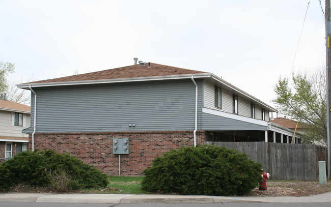 201 E Longs Peak Ave in Longmont, CO - Foto de edificio - Building Photo