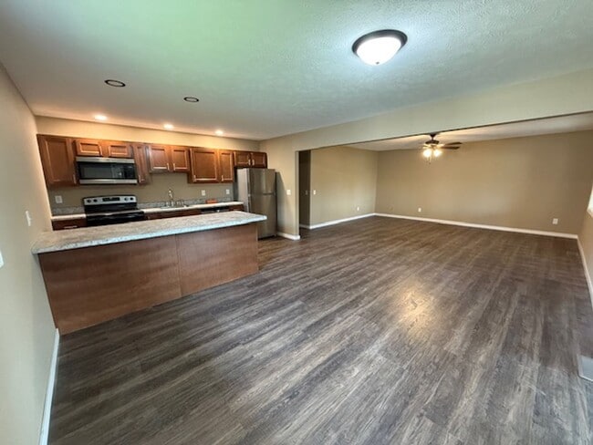 property at 115 W Ash St