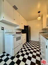 5560 Village Green in Los Angeles, CA - Building Photo - Building Photo