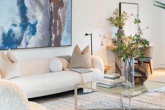 Gardenhouse Beverly Hills in Beverly Hills, CA - Building Photo - Building Photo