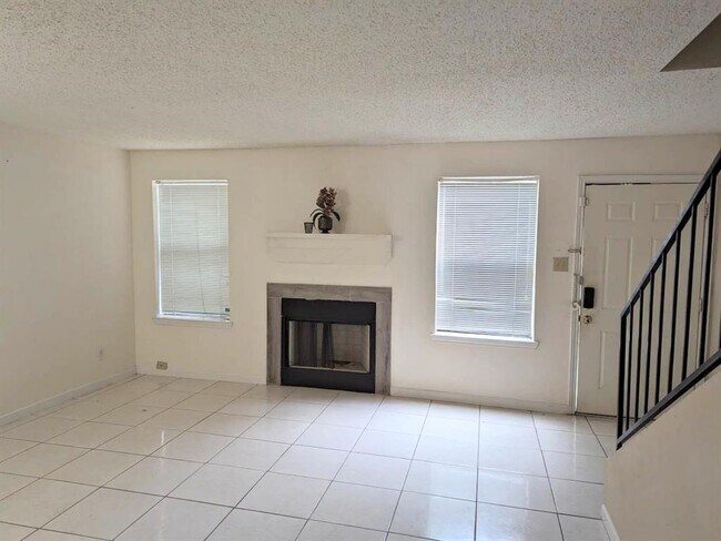 15516 Weldon Dr in Houston, TX - Building Photo - Building Photo