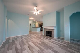 70 N Forrest Ave in La Porte, TX - Building Photo - Building Photo