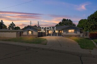 2155 Portola Ave in Stockton, CA - Building Photo