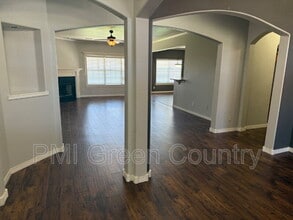 3710 West 108th Ct S in Jenks, OK - Building Photo - Building Photo