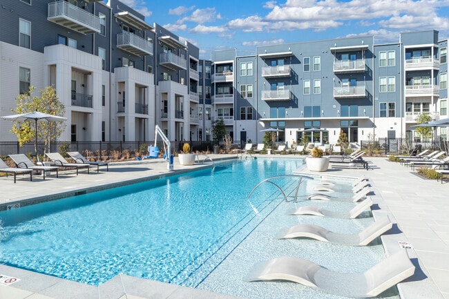 Livano Liberty Park in Vestavia Hills, AL - Foto de edificio - Building Photo