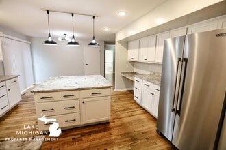 787 Ross Rd in Norton Shores, MI - Building Photo - Building Photo