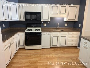 3712B Steppes Ct in Falls Church, VA - Building Photo - Building Photo