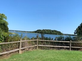 40 Web Ave, Unit 4 in North Kingstown, RI - Building Photo