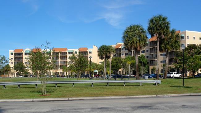 The Falls of Bonaventure in Weston, FL - Foto de edificio - Building Photo