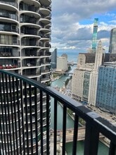 300 N State St in Chicago, IL - Building Photo - Building Photo