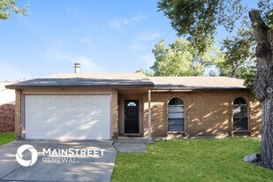 1122 Loving Trail in Grand Prairie, TX - Building Photo