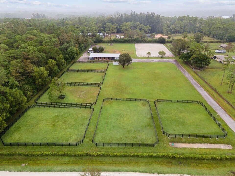 14655 Gruber Ln in Loxahatchee Groves, FL - Building Photo