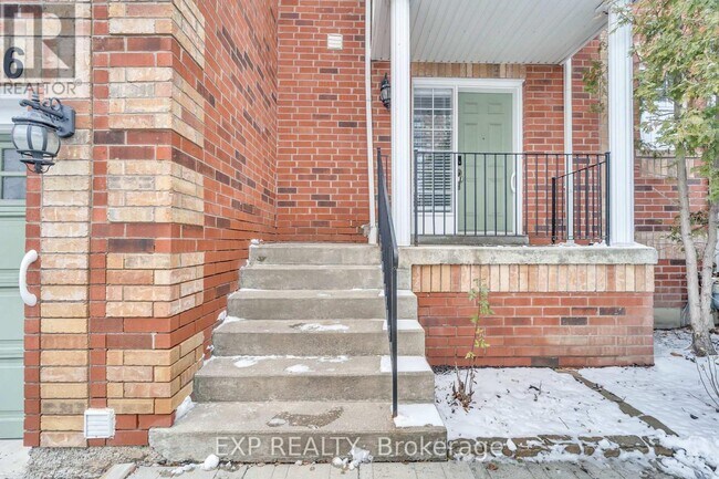 199-199 Hillcrest Ave in Mississauga, ON - Building Photo - Building Photo