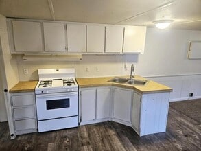 300 Medary Ave S in Brookings, SD - Building Photo - Building Photo