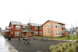 Juniper Apartments in Forest Grove, OR - Building Photo - Building Photo