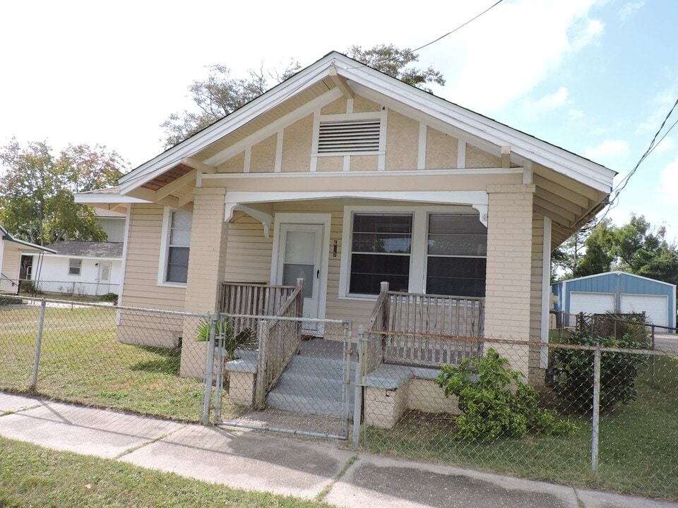 615 E Government St in Pensacola, FL - Building Photo