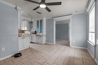 1324 Woodlawn Dr in Odessa, TX - Foto de edificio - Building Photo