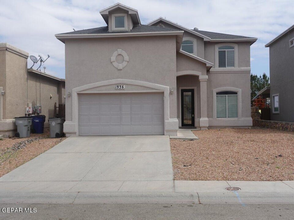 1936 Shreya St in El Paso, TX - Foto de edificio