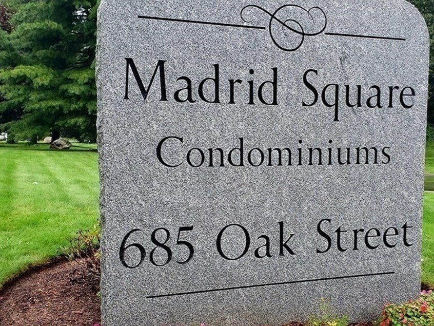 685 Oak St in Brockton, MA - Building Photo