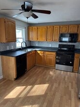 19 Haringa Ave in Northbridge, MA - Building Photo - Building Photo