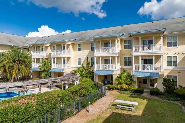 Banyan Senior in Port Richey, FL - Foto de edificio - Building Photo