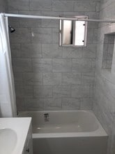 1132 N Loma Vista Dr in Long Beach, CA - Foto de edificio - Building Photo