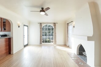 32 S Catalina St in Ventura, CA - Building Photo - Building Photo