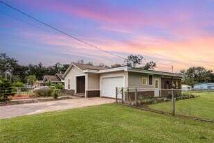 932 Augusta St in Lakeland, FL - Building Photo