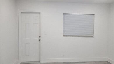618 SW 14th Terrace in Fort Lauderdale, FL - Foto de edificio - Building Photo