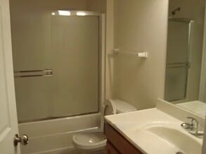 712 SW Shadow Glen Dr in Blue Springs, MO - Building Photo - Building Photo