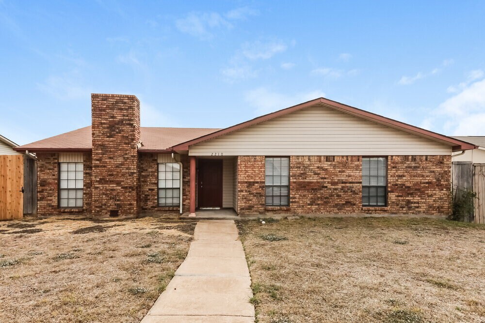 2210 Proctor Dr in Carrollton, TX - Building Photo