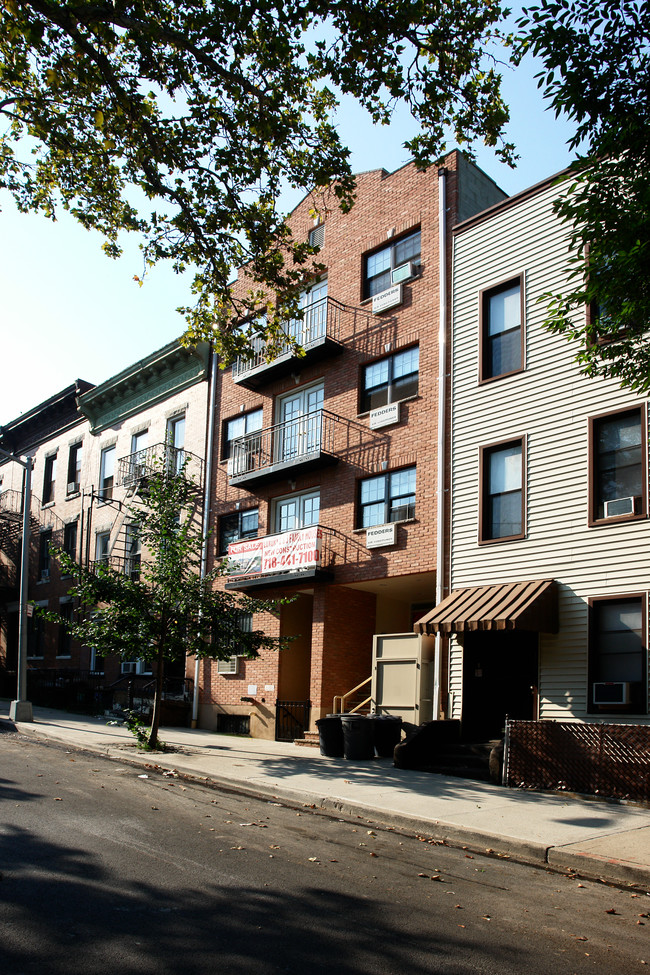 346 22nd St in Brooklyn, NY - Foto de edificio - Building Photo