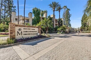 5535 Canoga Ave, Unit 204 in Los Angeles, CA - Building Photo