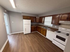 327 Garden Park Dr in Nicholasville, KY - Building Photo - Building Photo