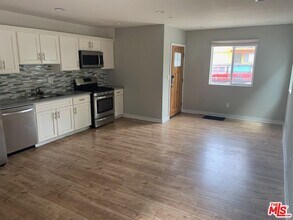 5526 Barton Ave in Los Angeles, CA - Building Photo - Building Photo